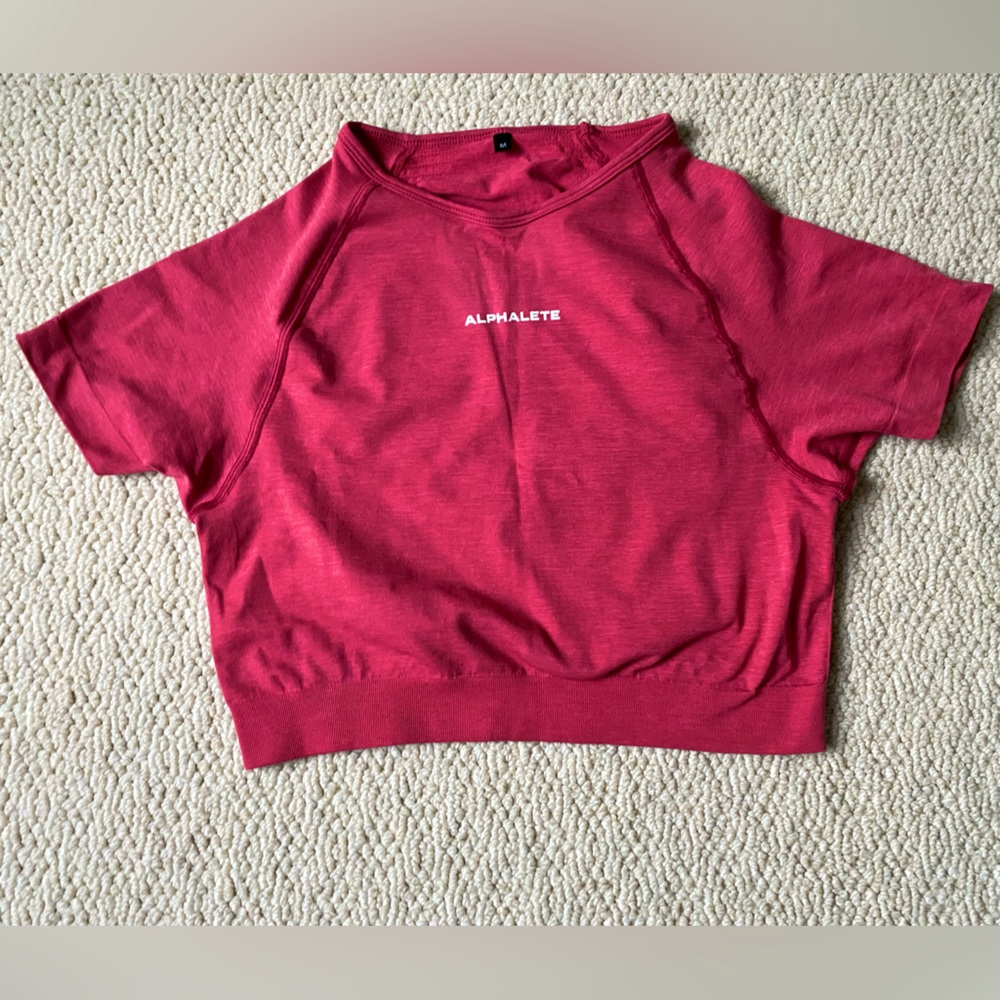 ALPHALETE SEAMLESS CROP TOP - Color: Cherry Icee, Red Marl - Size M